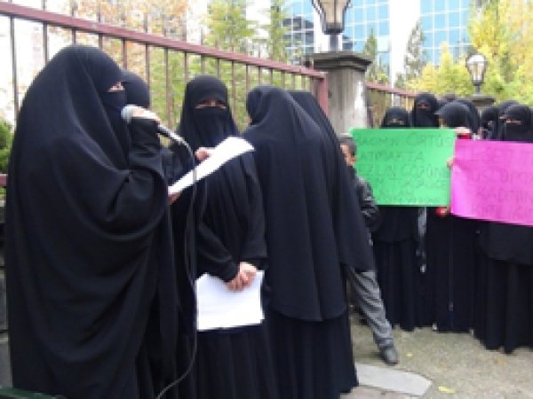 'Kürt Kadınını Hayasızlaştırmaya Çalışıyorlar'