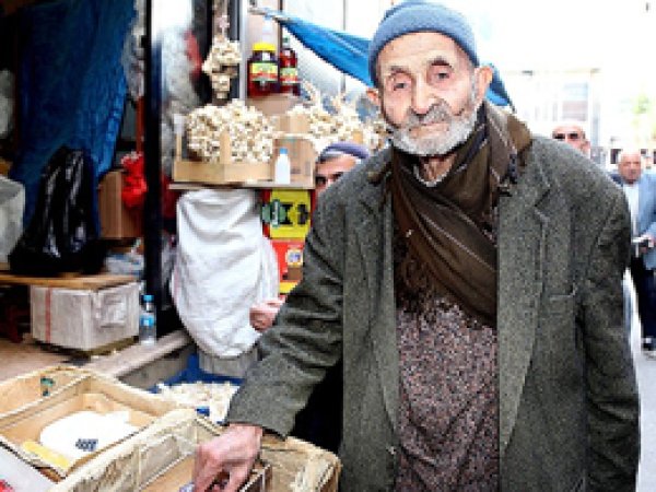 Asırlık Dedenin Geçim Mücadelesi