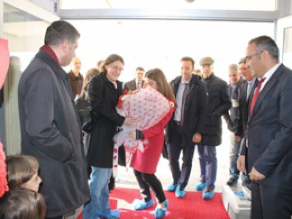 Hollandalı Heyet, Suriyelileri Ziyaret Etti