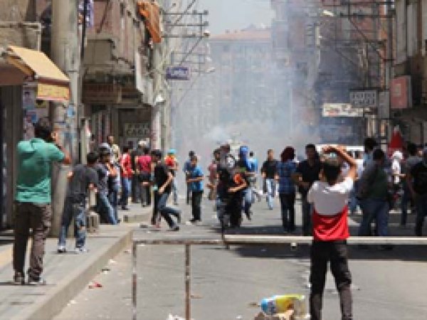Diyabakır’da bombalı saldırılar