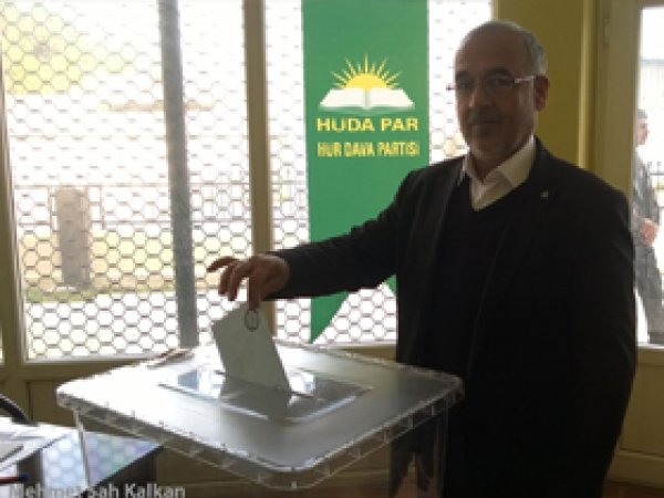 HÜDA PAR, İzmir'in 9 ilçesinde kongreye gitti