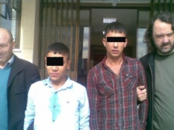 Tarsus'ta Hırsızlık İddiasıyla 2 Kişi Tutuklandı 
