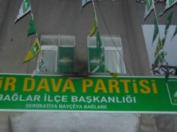 HÜDA PAR Bağlar İlçe Binasına Molotoflu Saldırı