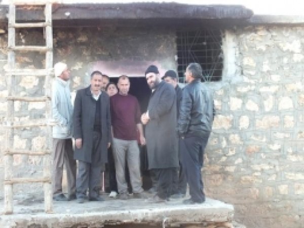 HÜDA PAR Adayı, Evi Yanan Köylüyü Ziyaret Etti 
