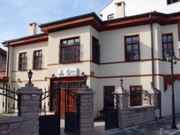 KADEM, Aile Yapısının Korunmasına Katkı Sağlıyor 