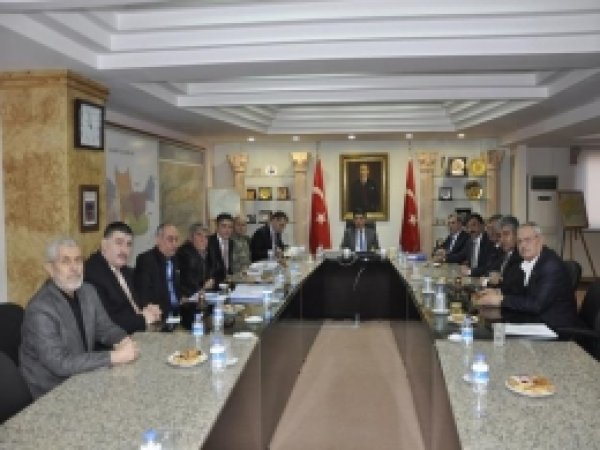 Vali Cengiz'den Seçim Toplantısı 