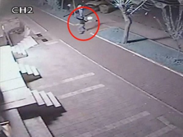 HÜDA PAR'a Molotoflu Saldırı Kamerada