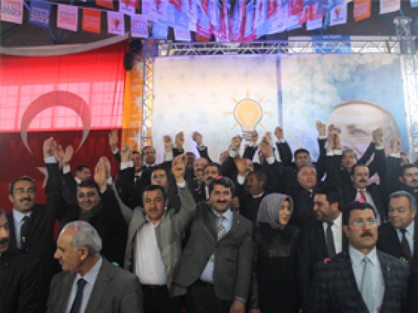 AK Parti Van Adaylarını Tanıttı