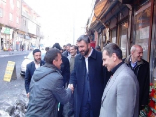 Bitlis Esnafından HÜDA PAR Adayına Sıcak Karşılama 