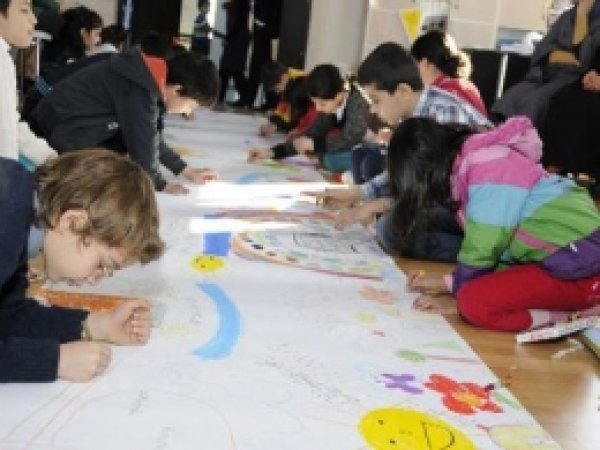 Küçük Çocuklardan Sanat Etkinliği 