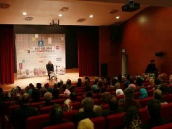 'Bizleri Kur'an'dan Uzaklaştıran O'nu Okumamaktır'