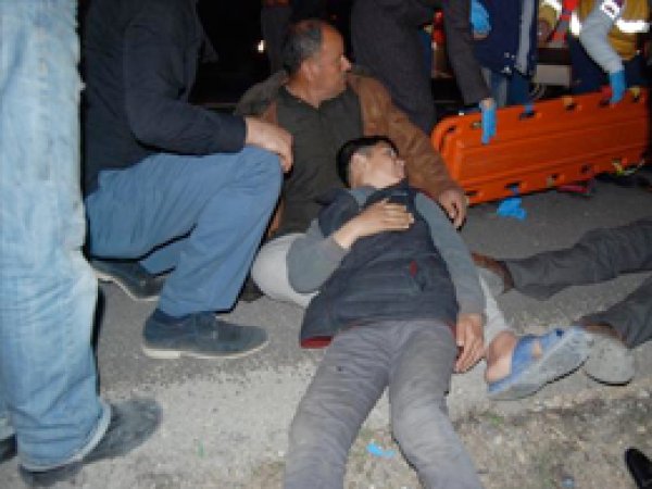 Nizip'te Trafik Kazası: 12 Yaralı 