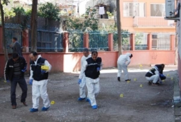 Ders Saatinde Okula Ses Bombası Attılar 