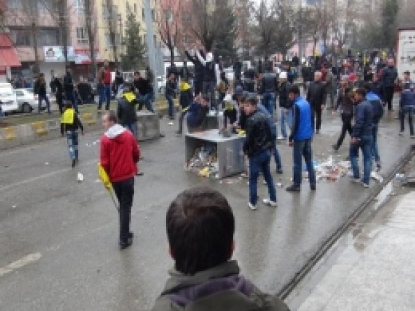 Batman'da BDP Yürüyüşünde Olaylar Çıktı 
