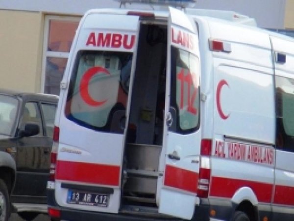 Bitlis'te Otmobilin Greydere Çrptığı Kazada Bir Ölü 4 Yaralı 