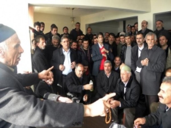 AK Parti Solhan İlçe Teşkilatı'nda Toplu İstifa  