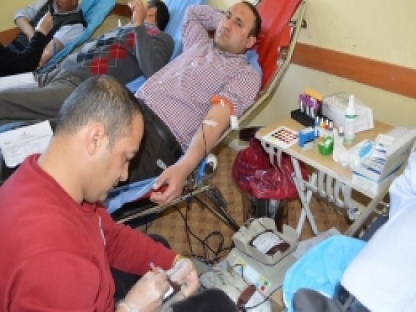 İmamlardan Kızılay'a Kan Bağışı 