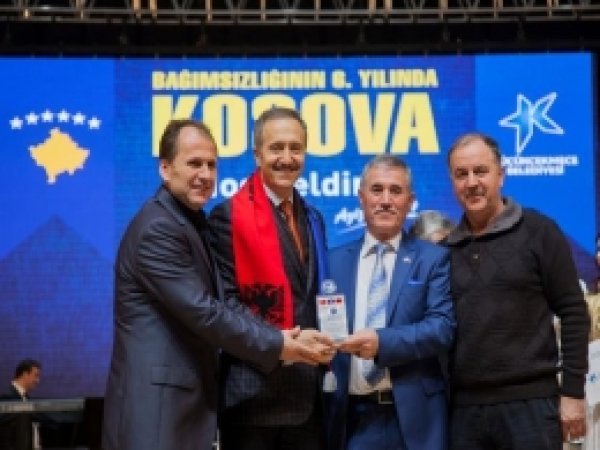 Kosovalılar Küçükçekmece'de Buluştu 