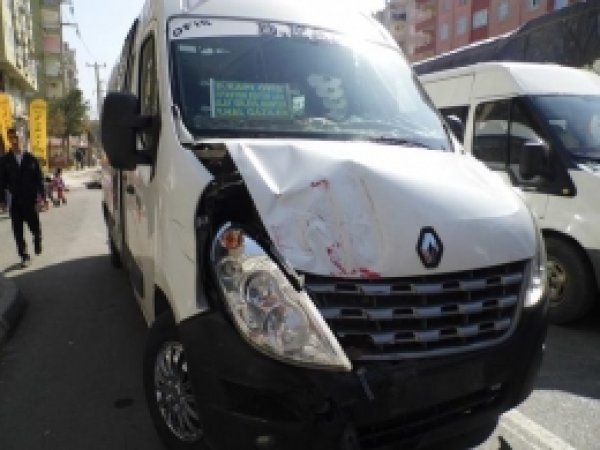 Diyarbakır'da Maddi Hasarlı Trafik Kazası 