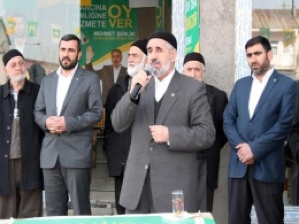 "İnsanlara En Faydalı Olanlar Onlara Hizmet Edenlerdir" 