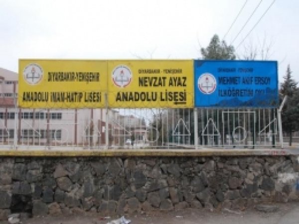 Diyarbakır'da Bir Gece de 3 Okul Soyuldu 