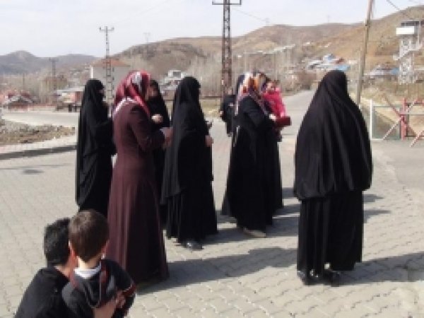 Hizbullah Hükümlüsüne Keyfi Hücre Muamelesi 