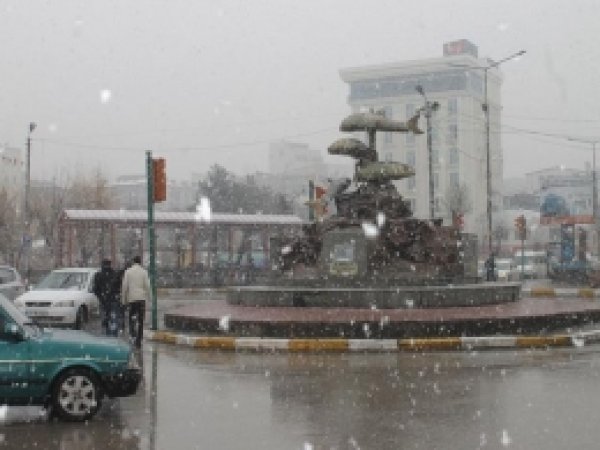 Van'da Kar Yağışı Vatandaşı Sevindirdi 