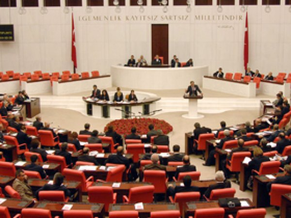   Dershanelerle İlgili Düzenleme Meclis'ten Geçti