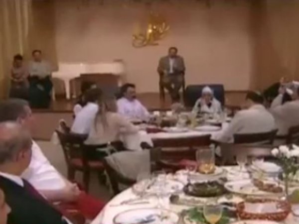 'Cemaat' Toplantısında İçki Servisi