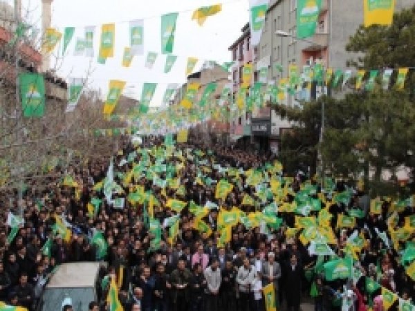 HÜDA PAR Bingöl Seçim Bürosu Miting Havasında Açıldı 
