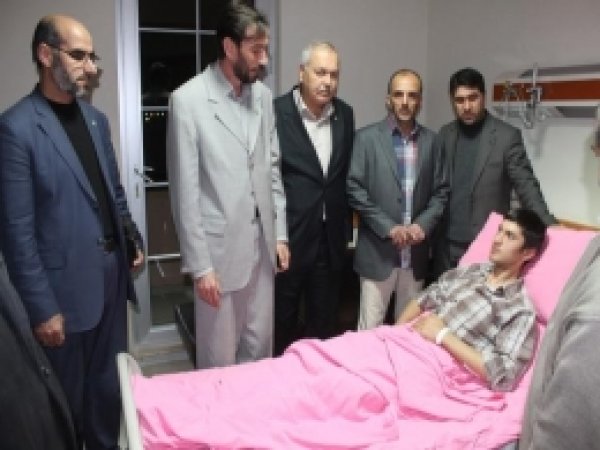 HÜDA-PAR Heyeti Yaralıları Ziyaret Etti 