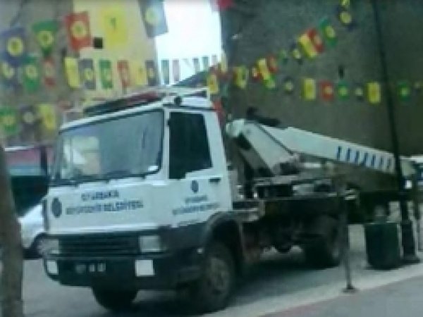 Diyarbakır'da Belediye Araçları Kimin Hizmetinde 