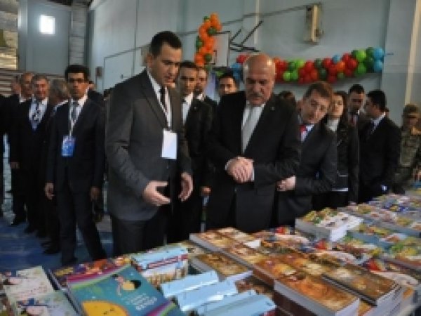 Silopi'de İlk Kez Kitap Fuarı Düzenleniyor 