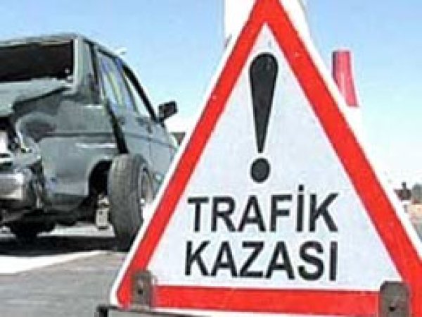 Seçim Minibüsü Otomobille Çarpıştı: 5 Ölü 