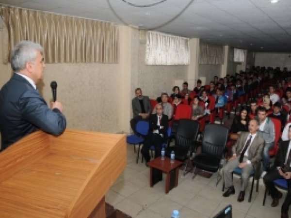 YGS Öncesi Öğrencilere Motivasyon Semineri 