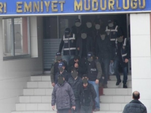 Ağrı'da Uyuşturucu Satıcılarına Operasyon 