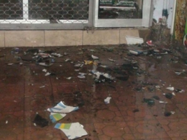 AK Partili Adayın İşyerine Molotoflu Saldırı 