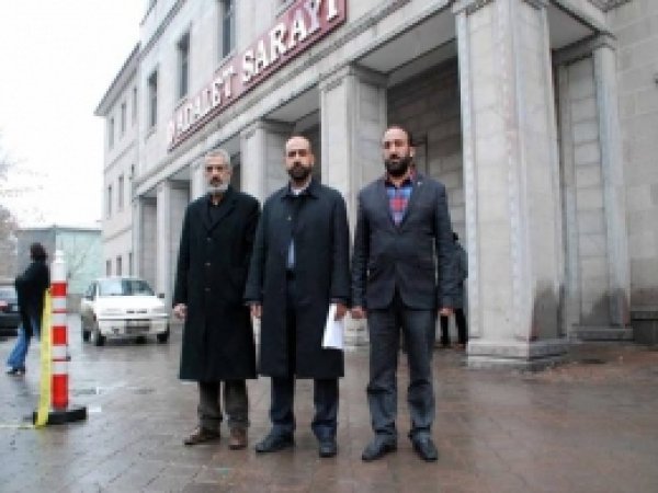 HÜDA PAR  Bayraklar için Suç Duyurusunda Bulundu 