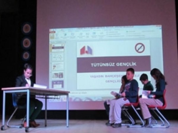Yeşilay Haftasında Öğrencilere Oyunlu Seminer 