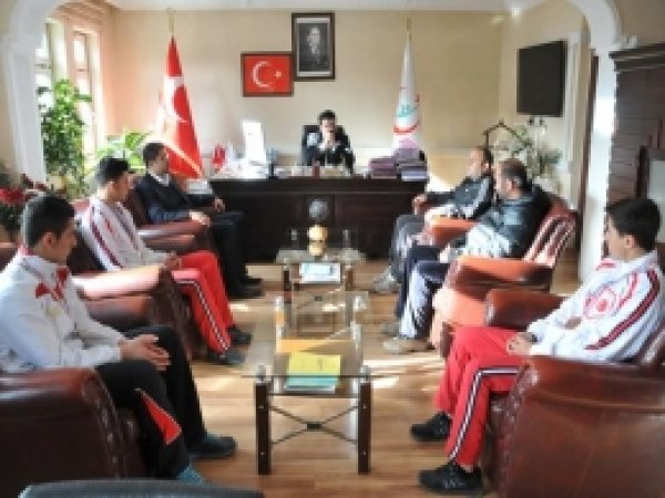 Şampiyon Boksörlerden İl Sağlık Müdürüne Ziyaret 