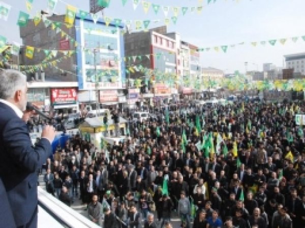 HÜDA PAR Van'da Halkla Buluştu 