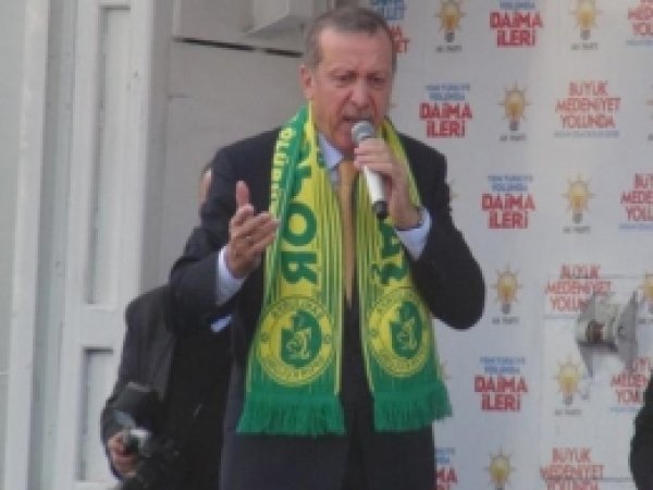Erdoğan Paralel Yapıya Yüklendi 
