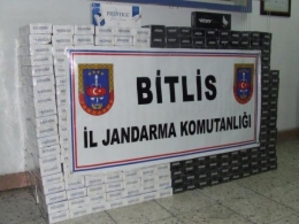 Bitlis'te Kaçak Sigara Baskınında 4 Kişi Tutuklandı 