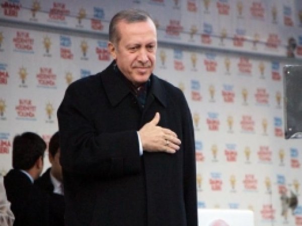 Başbakan Bingöl'de Gülen'e Yüklendi 