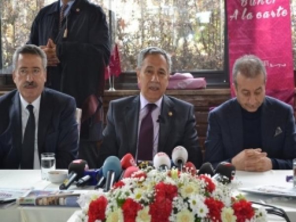 'Ak Parti'nin Siyaset Hakkı Varsa HÜDA PAR'ında Vardır'