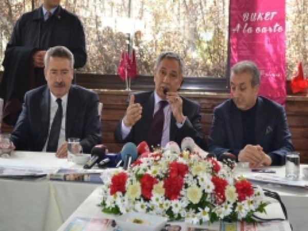 Arınç, Diyarbakır'da Basın Mensupları İle Buluştu 