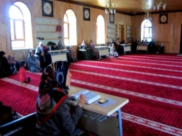Van'da, Hanım Sahabeler Programı Devam Ediyor 