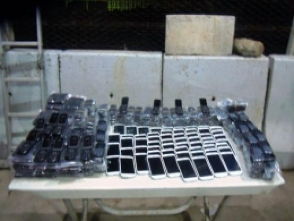 Bitlis'te 445 Adet Kaçak Cep Telefonu Yakalandı 