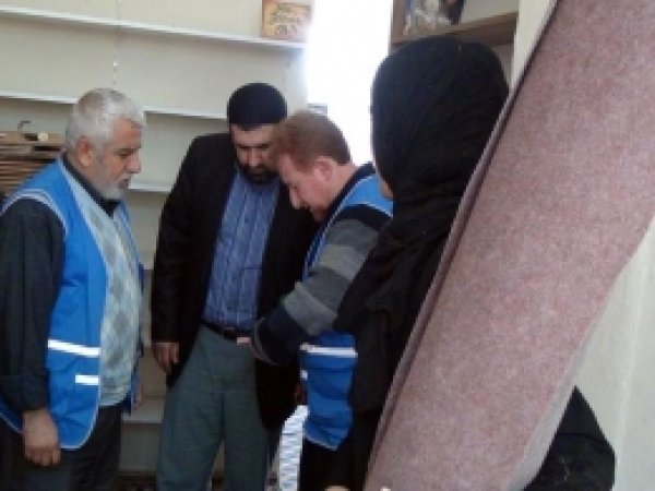 Umut Kapısı Derneğinden Halı Yardımı 