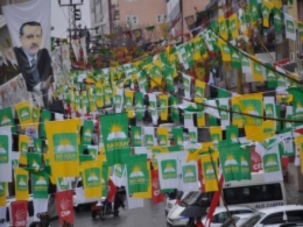Şırnak'ta Siyasi Parti Bayrak Cümbüşü 